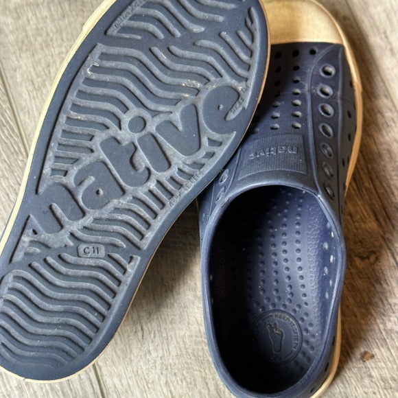 Native Shoes - Picture 3 of 3